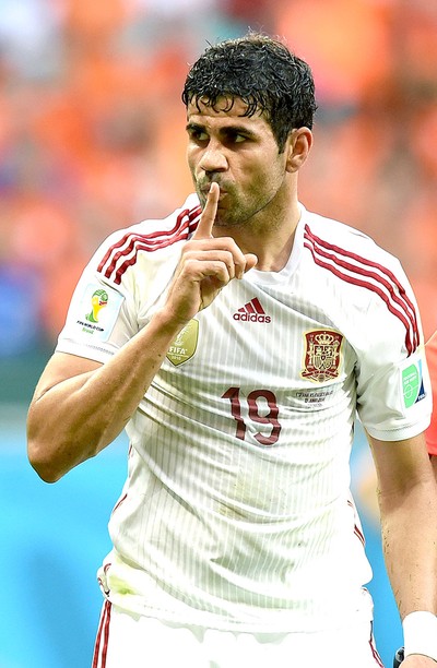 Diego Costa jogo Espanha x Holanda pênalti (Foto: AFP)