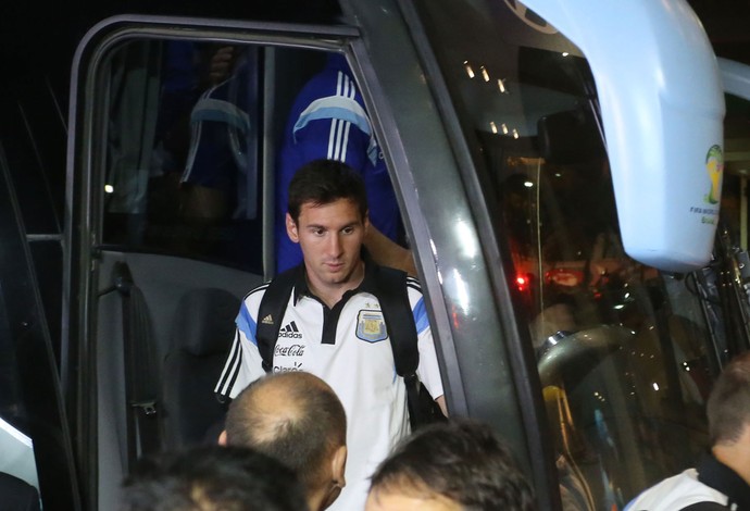 Messi argentina chegada hotel (Foto: André Durão / Globoesporte)