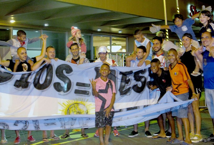 torcida no hotel da Argentina (Foto: Hector Werlang)