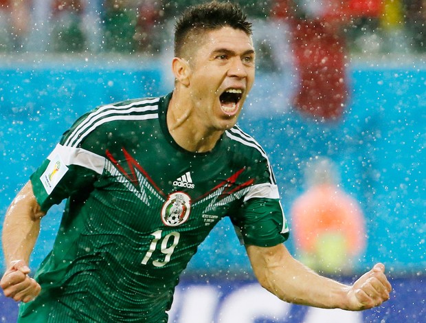 peralta mexico x camarões arena dunas chuva (Foto: Reuters)