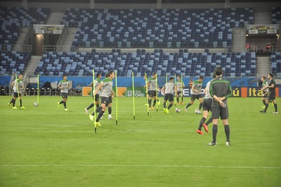 Socceroos treinam na Arena Pantanal na véspera da estreia (Foto: Hélder Rafael)