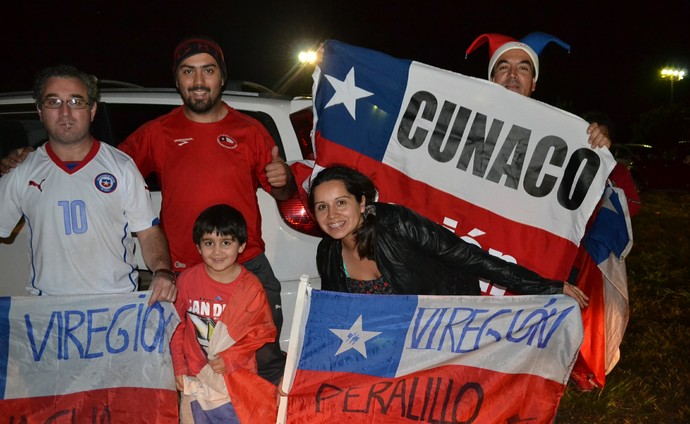 Torcedores de várias partes do Chile marcam presença em Cuiabá (Foto: Amanda Kestelman)