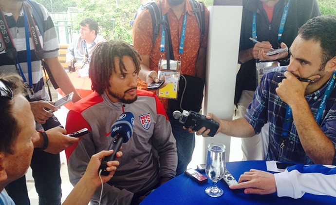 Jermaine Jones EUA churrasco (Foto: Diego Ribeiro)