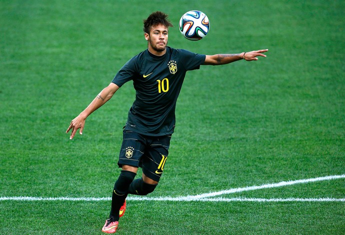 Neymar no treino da Seleção Brasil na Arena Corinthians (Foto: Reuters)