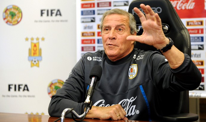 Óscar Tabarez coletiva uruguai (Foto: AFP)