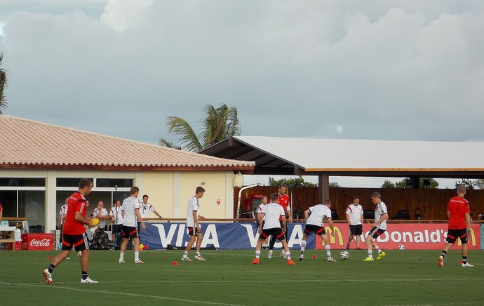 Manuel Neuer no treino da Alemanha (Foto: Victor Canedo)