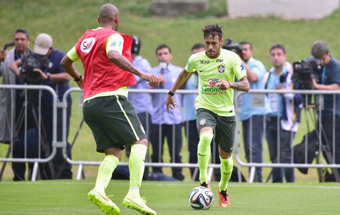 Neymar no treino da Seleção (Foto: Gaspar Nóbrega / VIPCOMM)