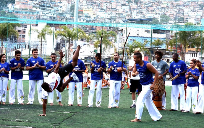 capoeira na Rocinha Inglaterra (Foto: André Durão)