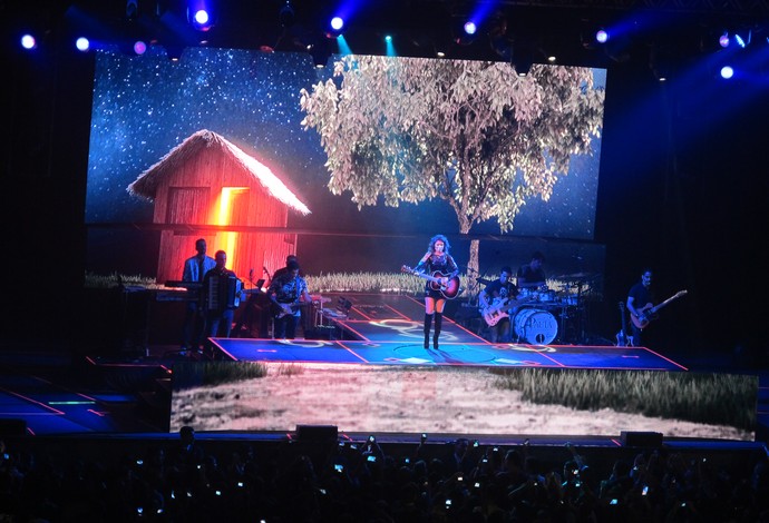 Paula Fernandes se apresentou em uma casa de show do Rio de Janeiro (Foto: Carol Fontes)