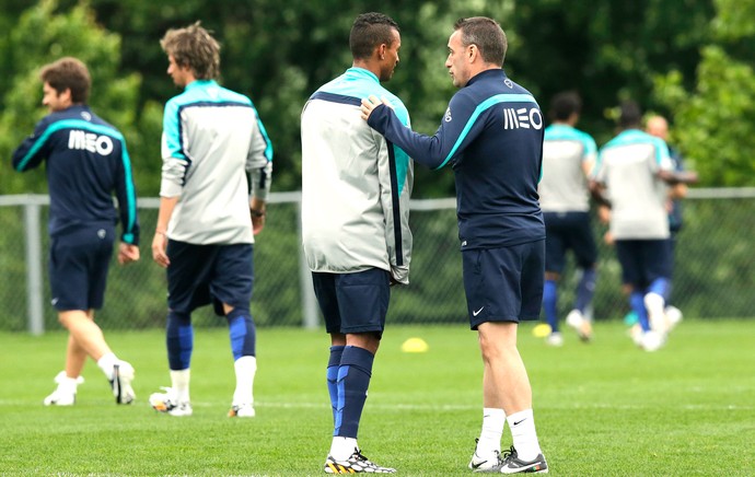 Nani e Paulo Bento Treino Portugal (Foto: Agência AP )