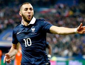 Benzema comemoração França contra Holanda (Foto: Reuters)