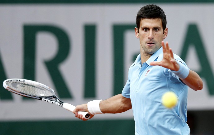 Djokovic tênis contra  Joao Sousa em Roland Garros (Foto: EFE)