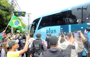 Chegada da Seleção na Granja (Foto: Leandro Canônico)