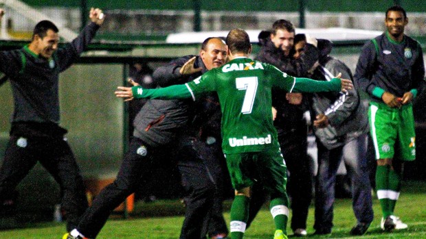 tiago luis chapecoense gol palmeiras (Foto: Jardel da Costa / Agência Estado)