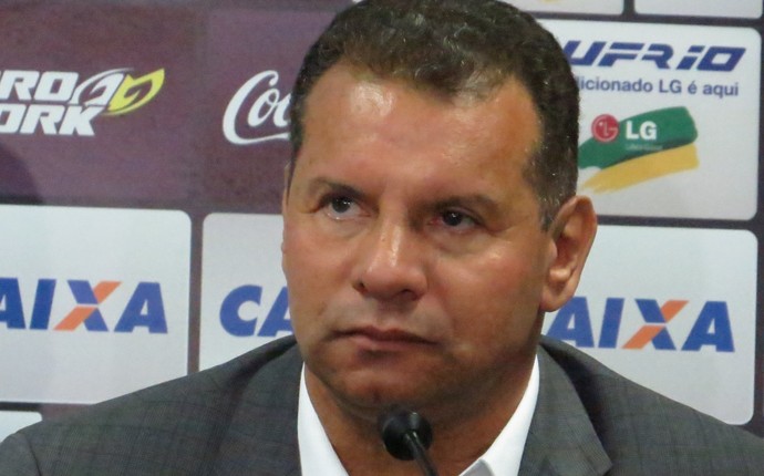 Celso Roth, técnico do Coritiba' (Foto: Fernando Freire)