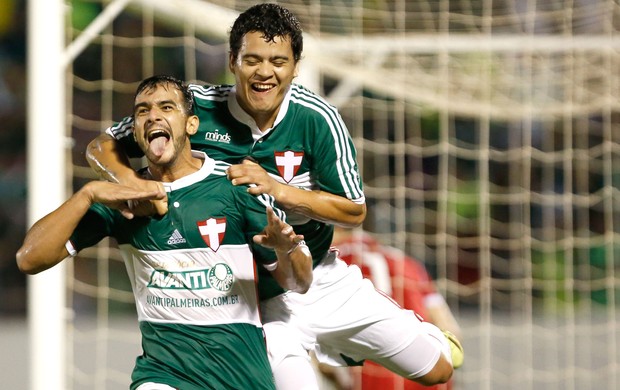 Henrique comemora gol do Palmeiras contra o Figueirense (Foto: Getty Images)