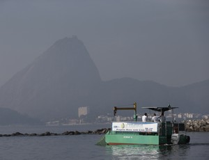 baia de guanabara ecobarco (Foto: AP)