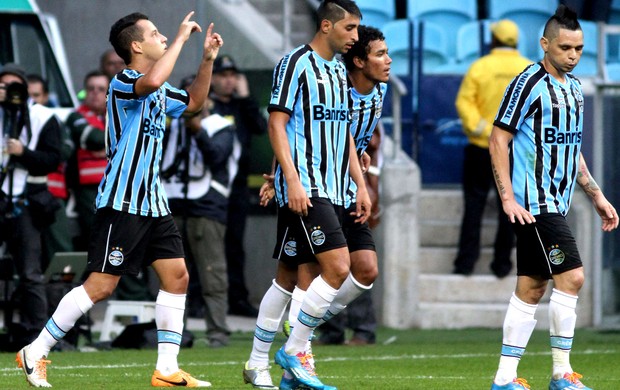 Rodriguinho comemora gol jogo Grêmio x Fluminense (Foto: Luciano Leon / Futura Press / Agência Estado)