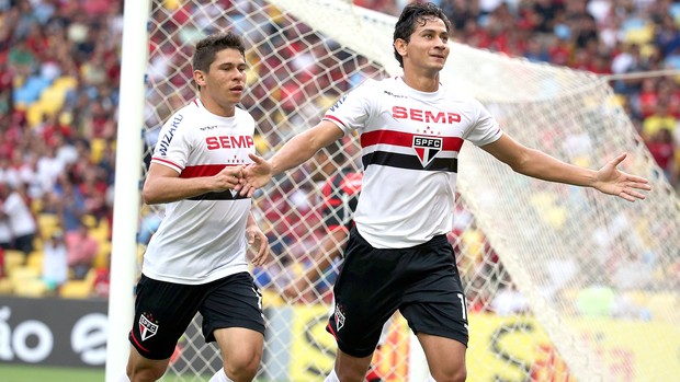 Ganso comemoração jogo Flamengo x São Paulo (Foto: André Durão / Globoesporte.com)