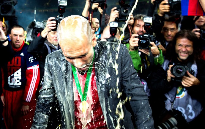 Pep Guardiola comemoração Bayern de Munique contra  Dortmund Copa da Alemanha final (Foto: AP)