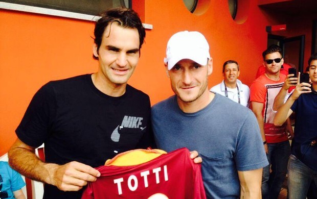 tenis roger federer totti roma (Foto: Reprodução / Twitter)