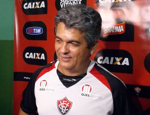 Ney Franco; Vitória (Foto: Thiago Pereira)