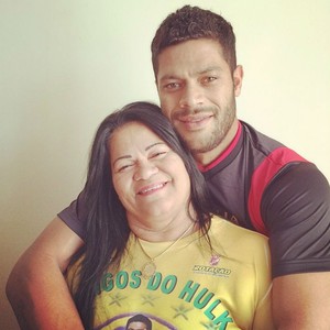 Hulk e sua mãe (Foto: Reprodução/Instagram)