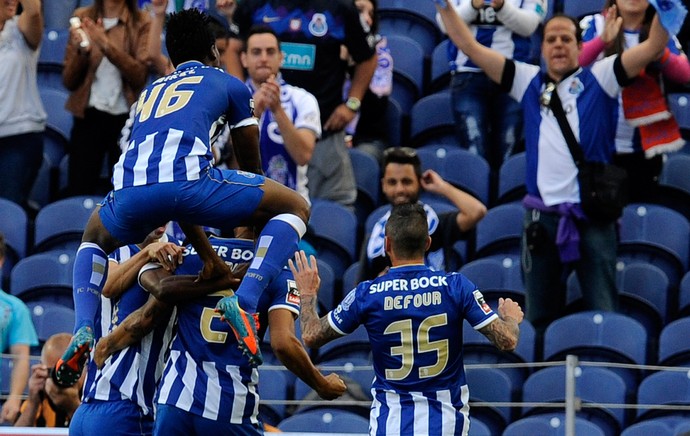 Porto comemora contra Benfica (Foto: AP)