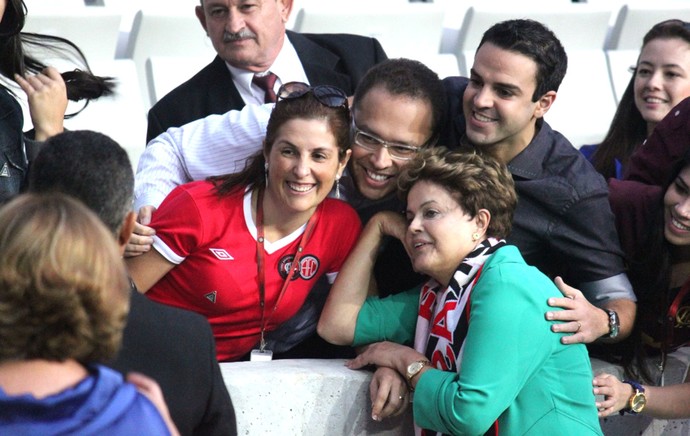 Dilma Arena da Baixada (Foto: Fabricio Marques)