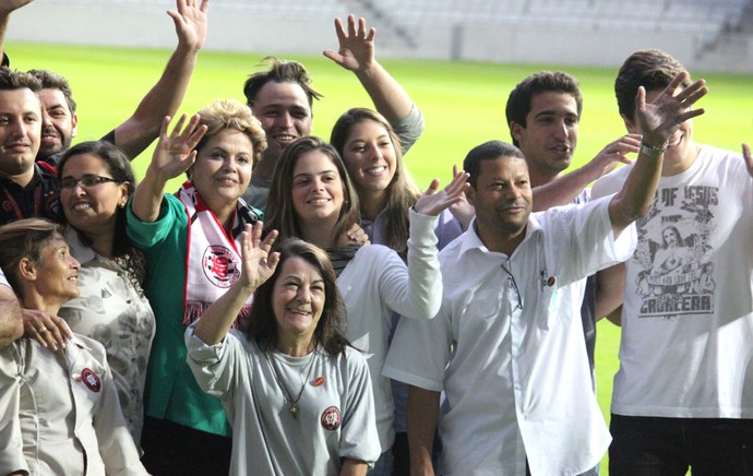 Dilma Arena da Baixada (Foto: Fabricio Marques)