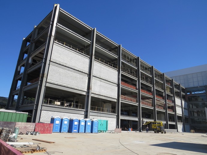 Prédio da imprensa da Arena da Baixada, do Atlético-PR, no dia 7 de maio (Foto: Fernando Freire)