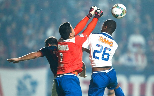 Fábio Cruzeiro e San Lorenzo (Foto: Agência AP )