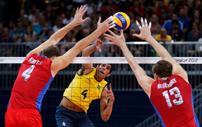 wallace russia x brasil volei londres 2012 olimpiadas (Foto: Reuters)