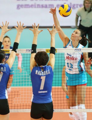 Sheilla contra o Hisamitsu (Foto: Divulgação/FIVB)