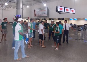 torcedores desembarque palmeiras são luís (Foto: Bruno Alves)