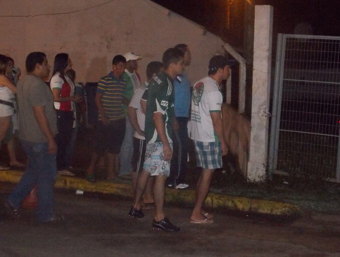 torcedores desembarque palmeiras são luís (Foto: Bruno Alves)