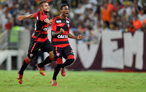 Marquinhos gol Vitória x Fluminense (Foto: Fabio Castro / Ag. Estado)