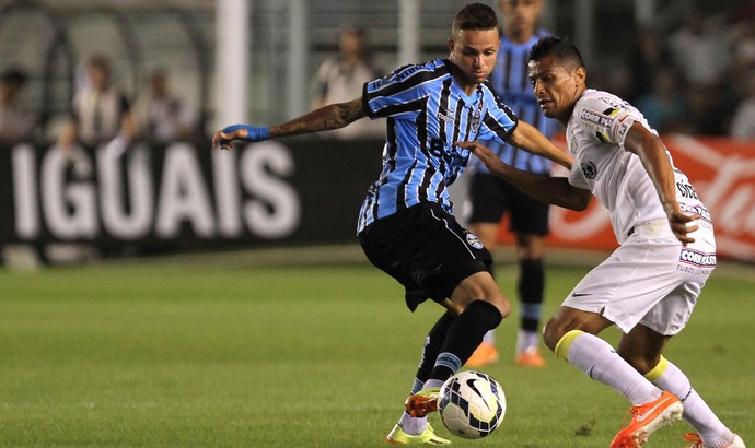 Cicero e Luan Santos x Grêmio (Foto: Lucas  Baptista / Ag. Estado)