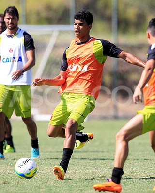 danilo Vasco treino pinheiral (Foto: Marcelo Sadio / Vasco.com.br)