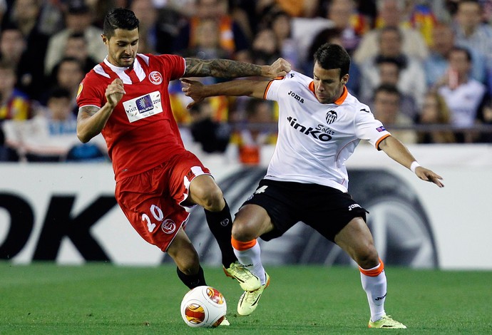 Juan Bernat e Vitolo, Valencia x Sevilla (Foto: AP)