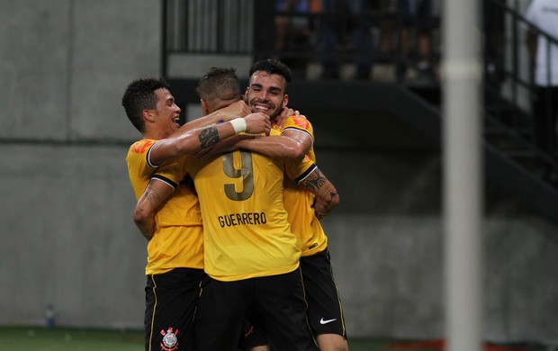 Nacional x Corinthians (Foto: Clóvis Miranda/Agência Estado)