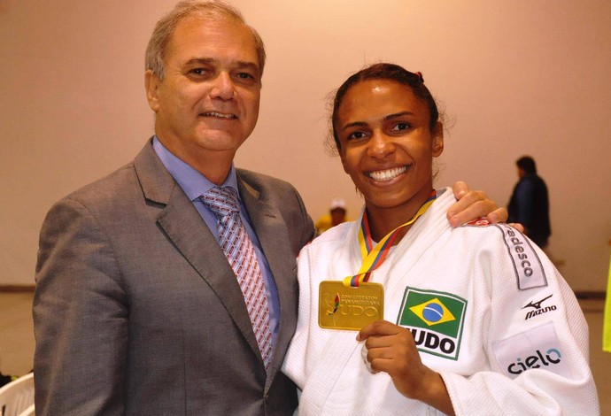 Paulo Wanderley, presidente da CBJ, e Érika Miranda (Foto: Divulgação/CBJ)