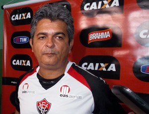 Ney Franco; Vitória (Foto: Thiago Pereira)