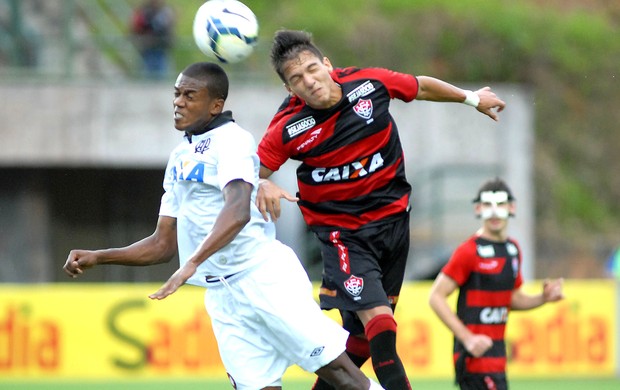 vitoria x Atletico-PR (Foto: Romildo de Jesus/Agência Estado)