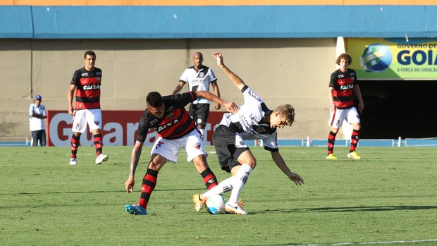 Atlético-GO x Ponte Preta - Série B - 2014 - Serra Dourada (Foto: O Popular)