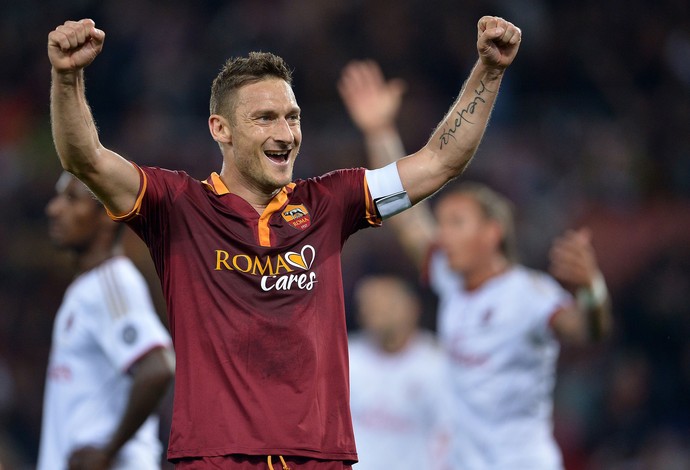 Totti comemora, Roma x Milan (Foto: AFP)