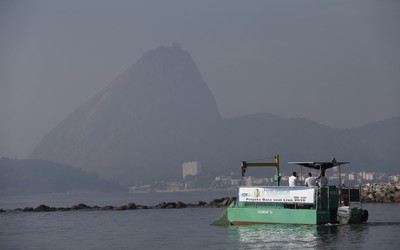 baia de guanabara ecobarco (Foto: AP)