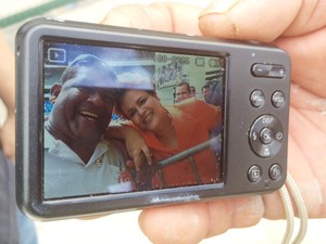 operario faz selfie com dilma na arena pantanal (Foto: Fabricio Marques)