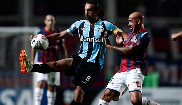 Barcos e Juan Mercier Grêmio x San Lorenzo (Foto: Reuters)