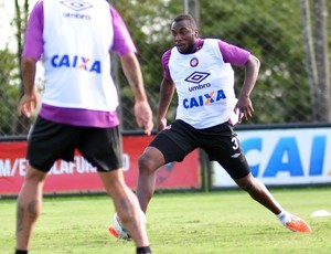 Manoel voltou aos treinamentos no CT do Caju (Foto: Divulgação/ Site oficial Atlético-PR)